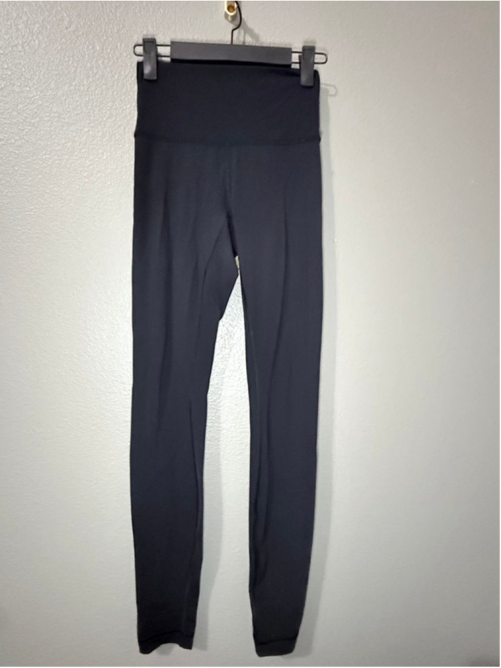 Women's Lululemon flawed Black Leggings 2